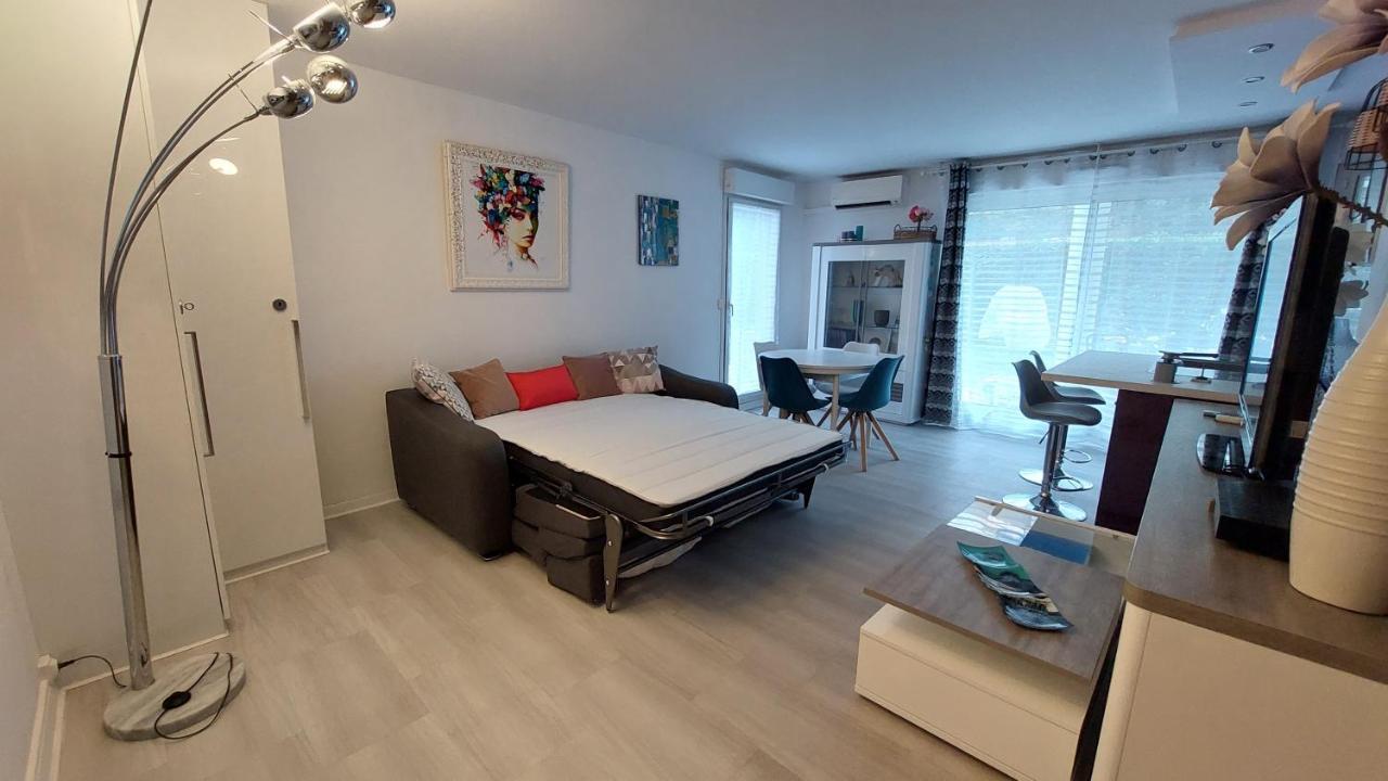 Charmant Appartement Residentiel Avec Terrasse, Jardin Privatif Et Piscine A Cannes Exteriör bild