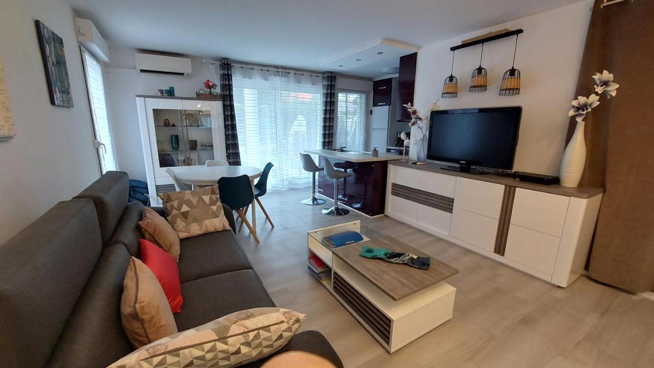 Charmant Appartement Residentiel Avec Terrasse, Jardin Privatif Et Piscine A Cannes Exteriör bild