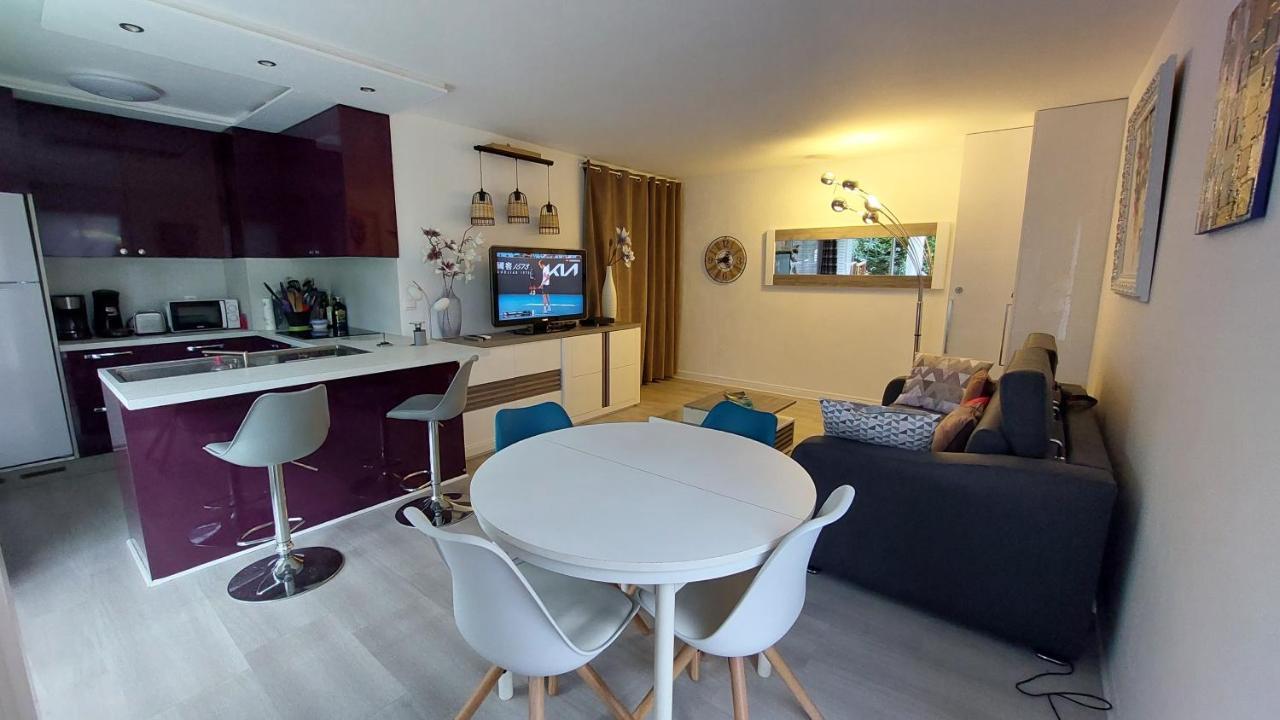 Charmant Appartement Residentiel Avec Terrasse, Jardin Privatif Et Piscine A Cannes Exteriör bild