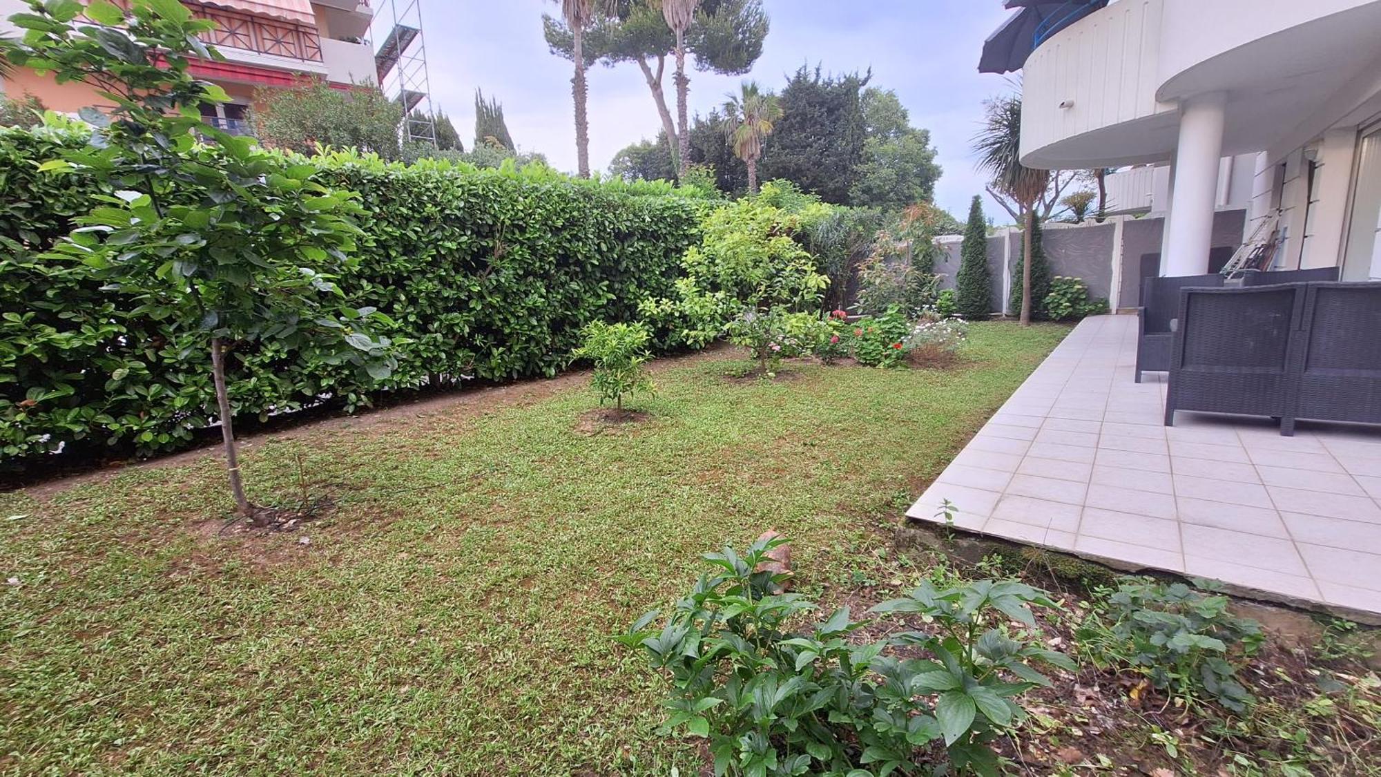 Charmant Appartement Residentiel Avec Terrasse, Jardin Privatif Et Piscine A Cannes Exteriör bild